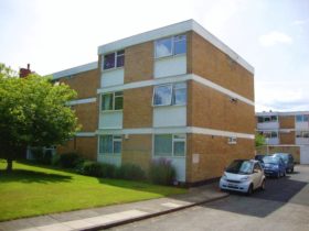 2 bedroom Flat to re...